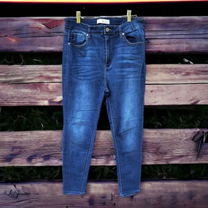 KanCan High Rise Jeans Women's Size 15/31 Dark Wash Skinny